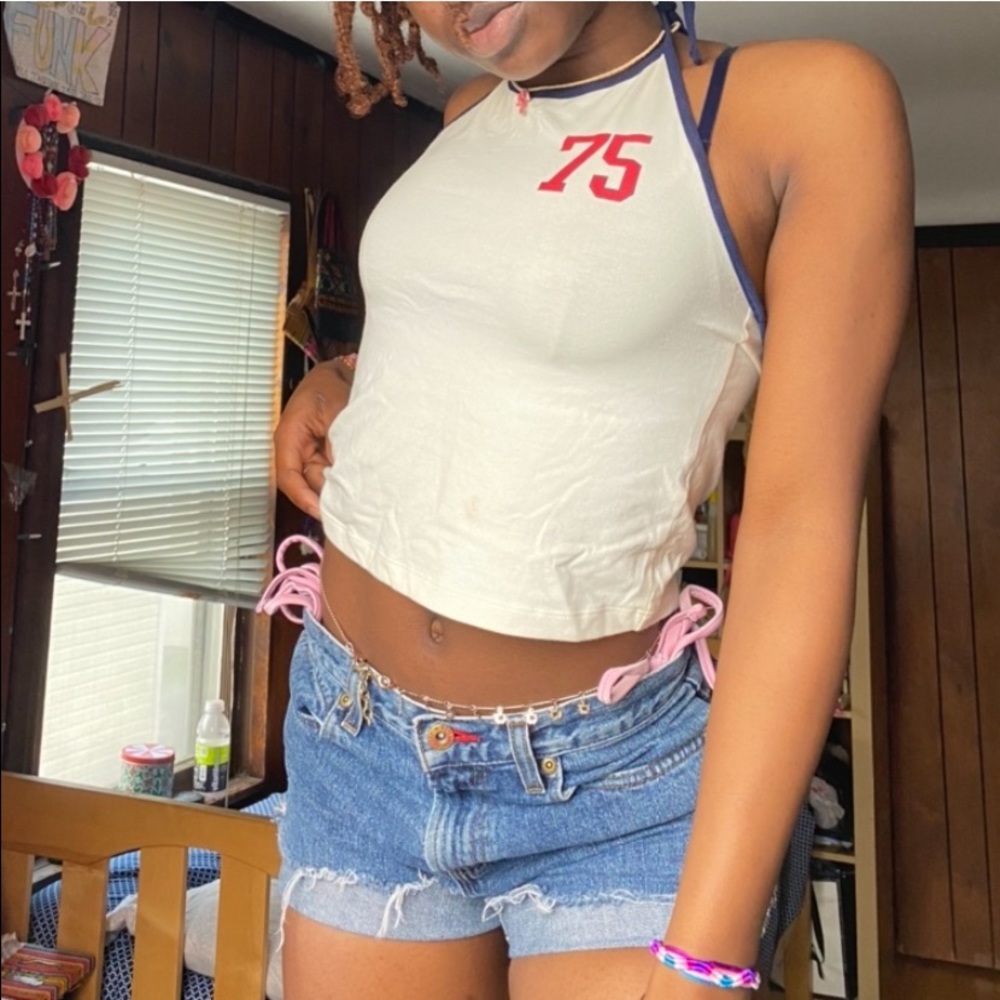 Cute Halter top - Picture 2 of 7